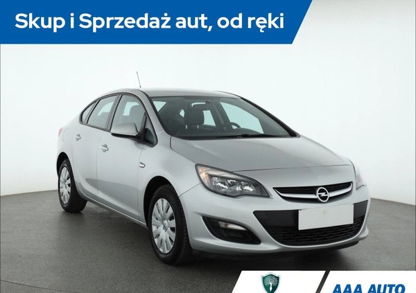 Opel Astra cena 35000 przebieg: 128686, rok produkcji 2016 z Człopa małe 154